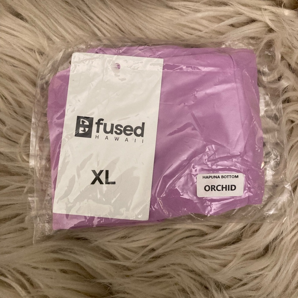 New with tags in bag, fused hawaii XL hapuna bikini bottom in orchid